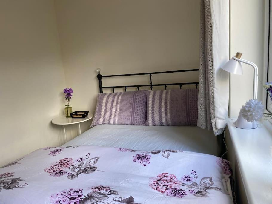 Cosy Apartment With Private Access And Kitchenette In Guildford (Adults Only) Worplesdon Eksteriør billede